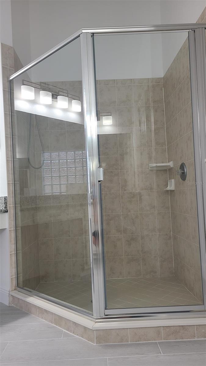 Image 33 of 67 For 10006 Brodbeck Boulevard