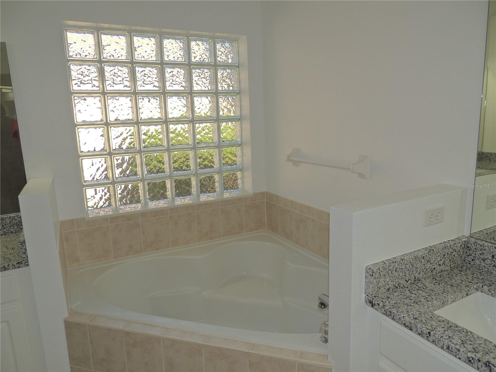 Image 35 of 67 For 10006 Brodbeck Boulevard