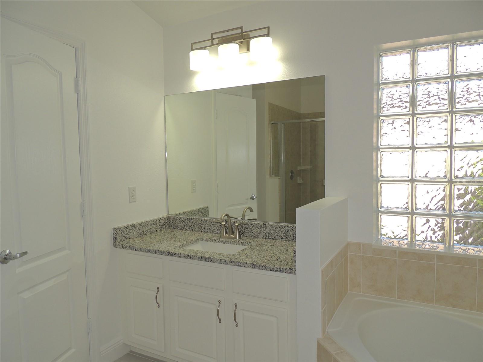 Image 36 of 67 For 10006 Brodbeck Boulevard