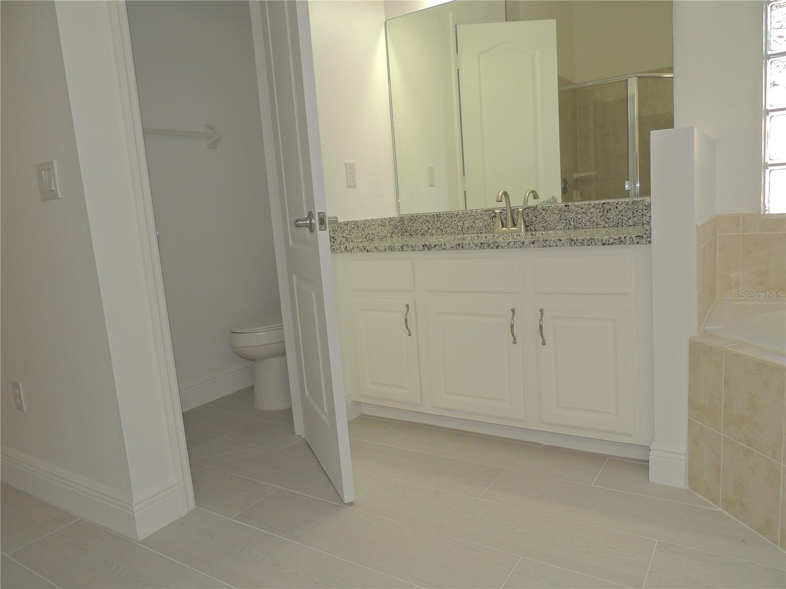 Image 38 of 67 For 10006 Brodbeck Boulevard