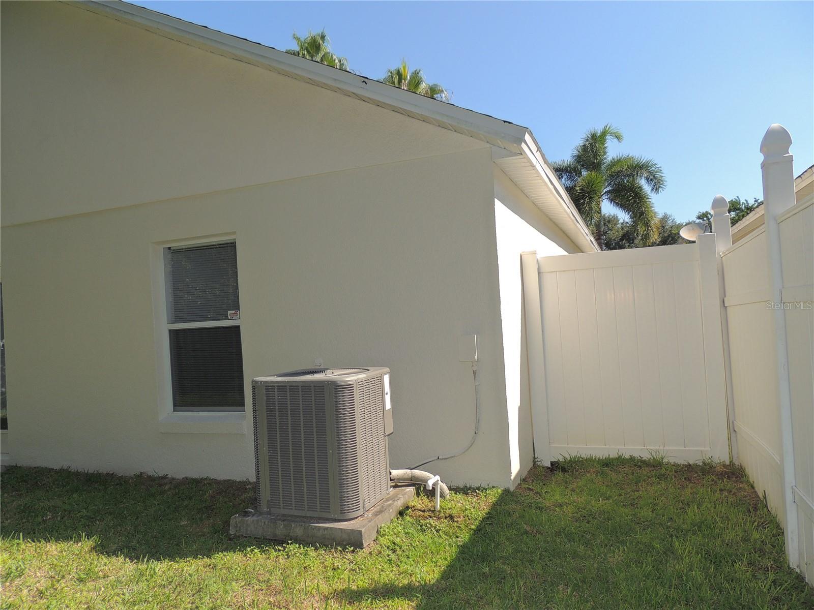 Image 54 of 67 For 10006 Brodbeck Boulevard