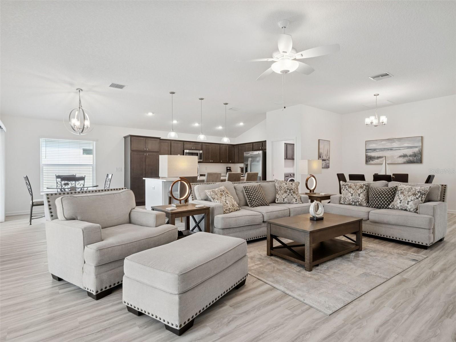 Image 18 of 91 For 7492 Far Hills Loop