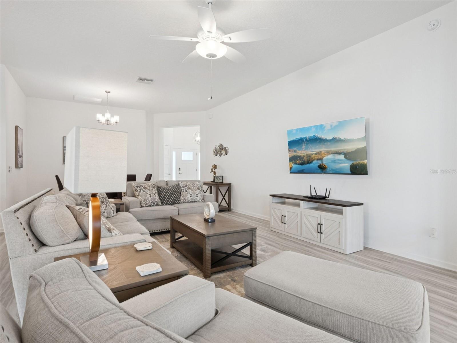 Image 19 of 91 For 7492 Far Hills Loop