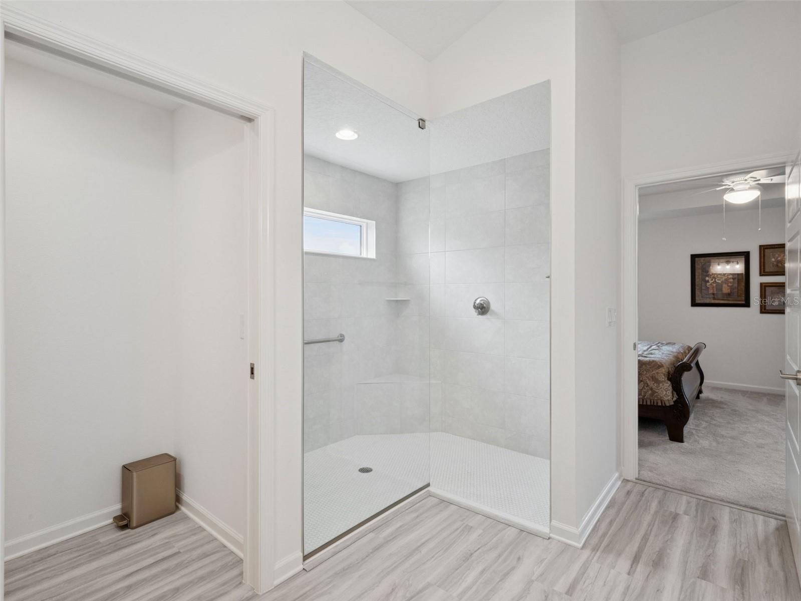 Image 32 of 91 For 7492 Far Hills Loop