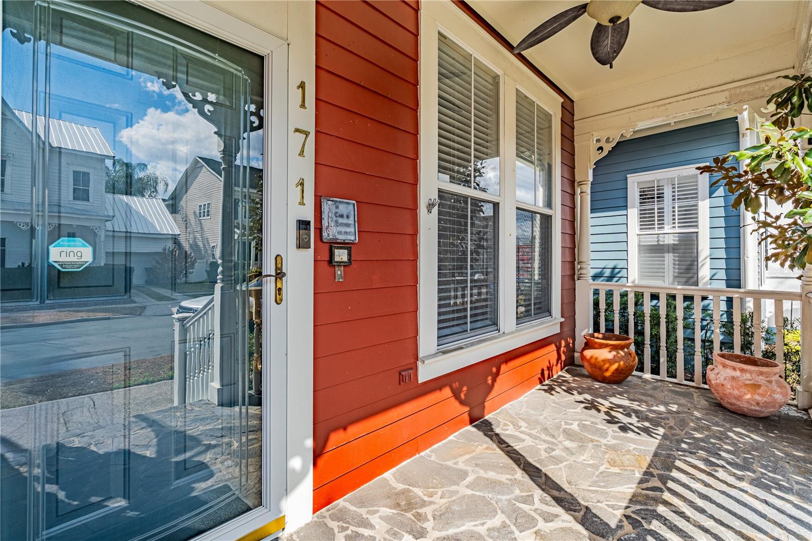 Image 22 of 39 For 171 Longview Avenue