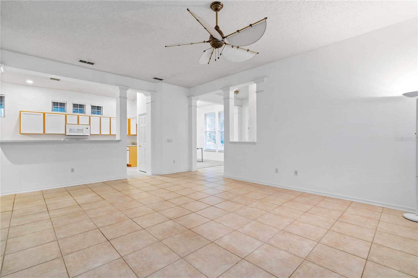 Image 5 of 39 For 171 Longview Avenue