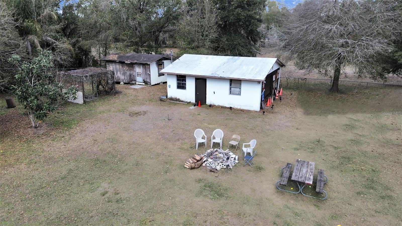 Listing photo id 15 for 9924 Art Acres Road