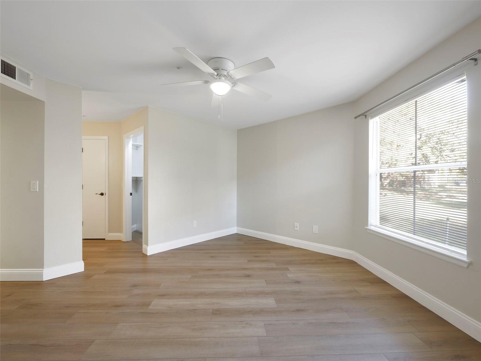 Image 13 of 27 For 486 Pin Oak Place 112