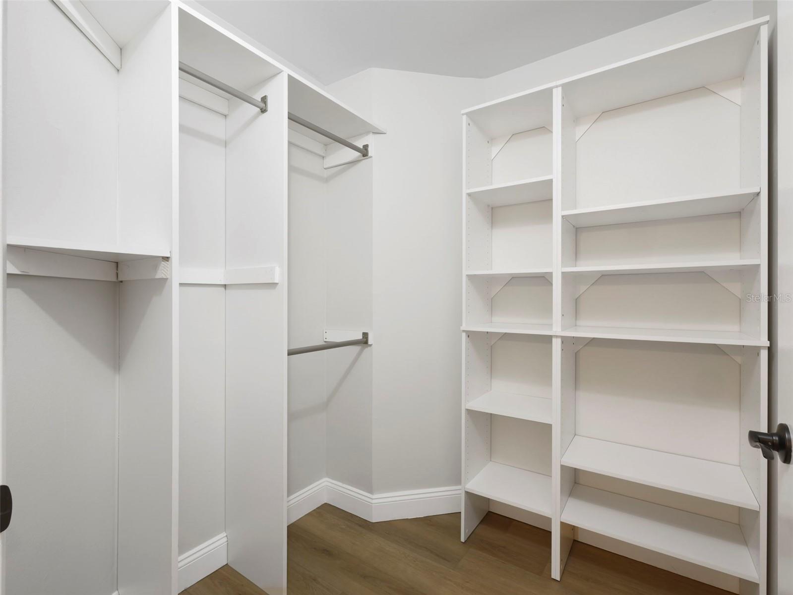 Image 14 of 27 For 486 Pin Oak Place 112