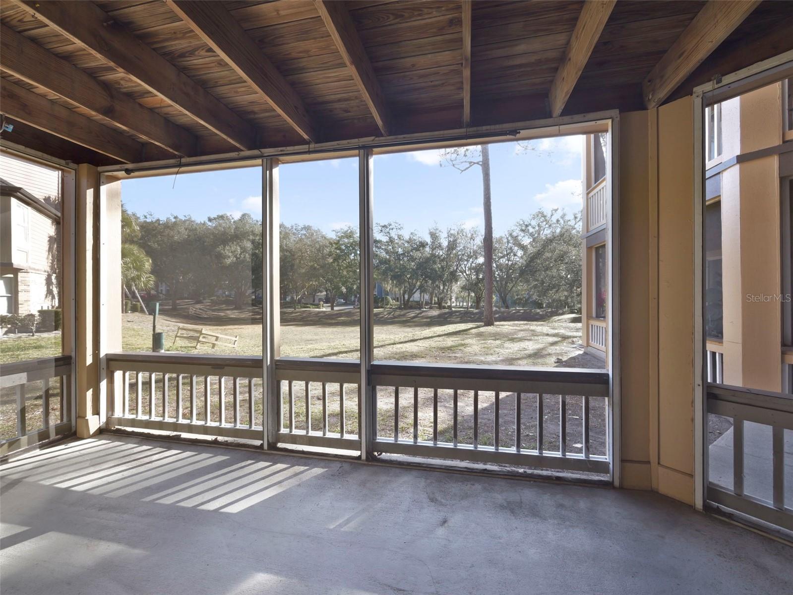 Image 18 of 27 For 486 Pin Oak Place 112