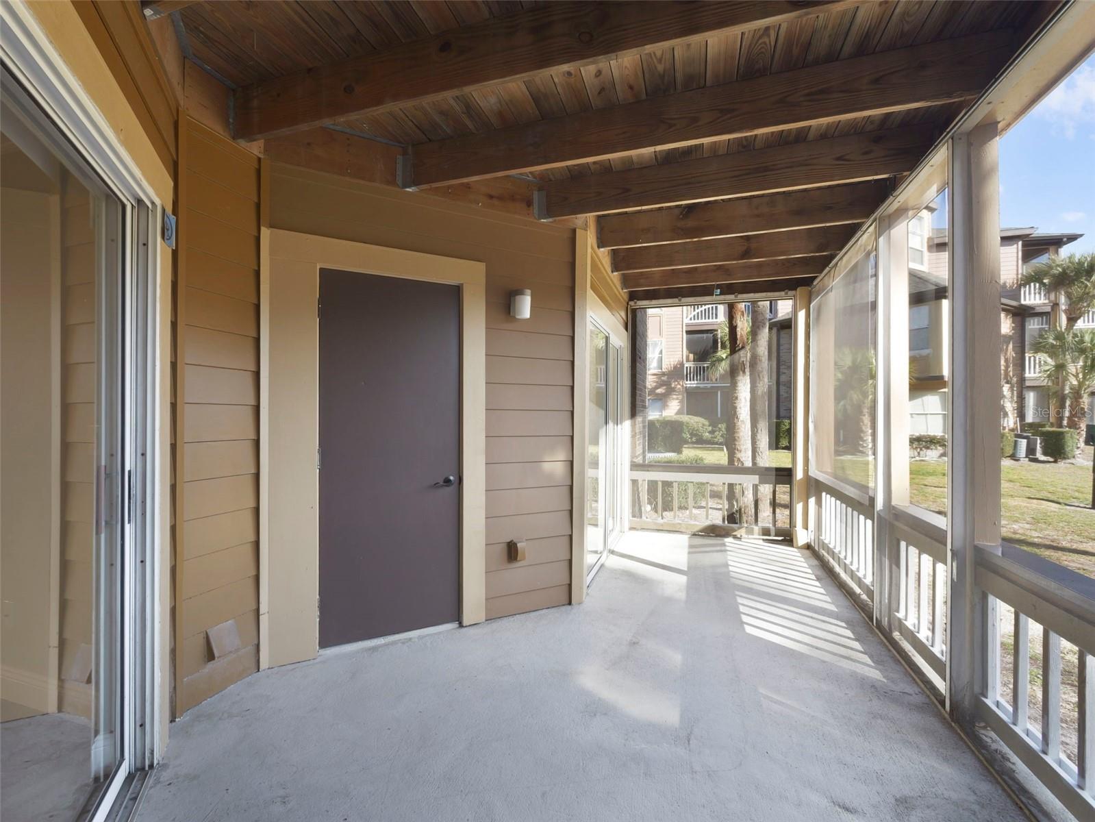 Image 20 of 27 For 486 Pin Oak Place 112