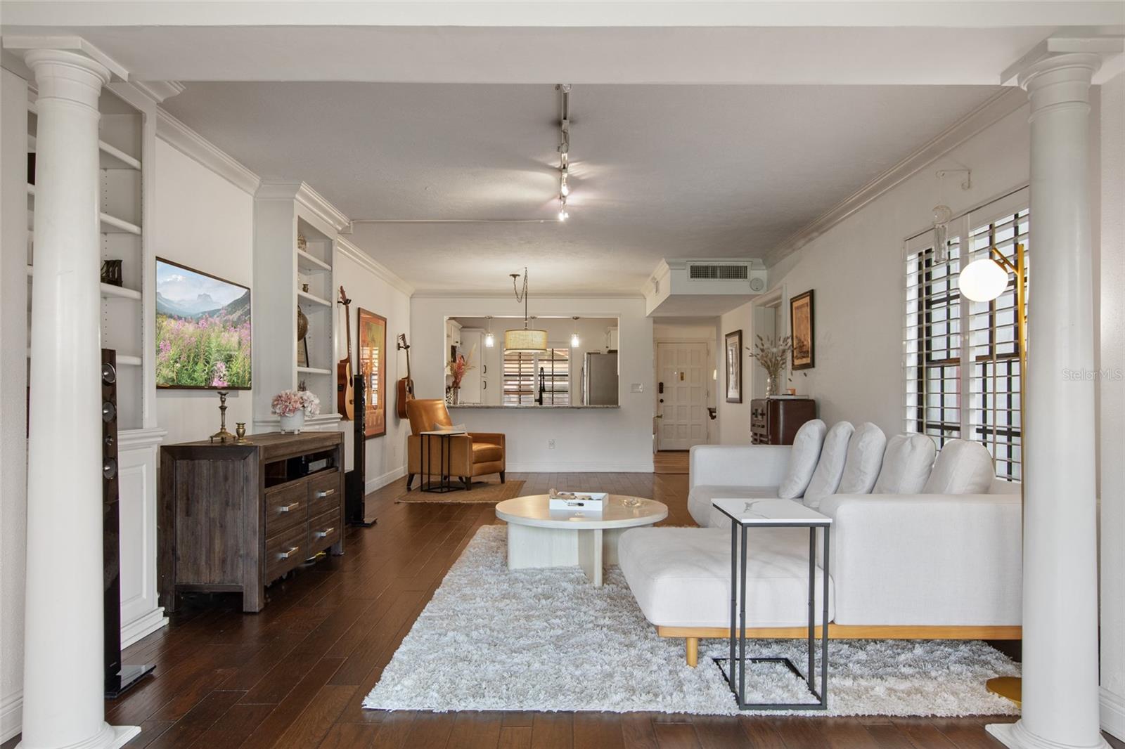 Image 26 of 39 For 104 Interlachen Avenue 114