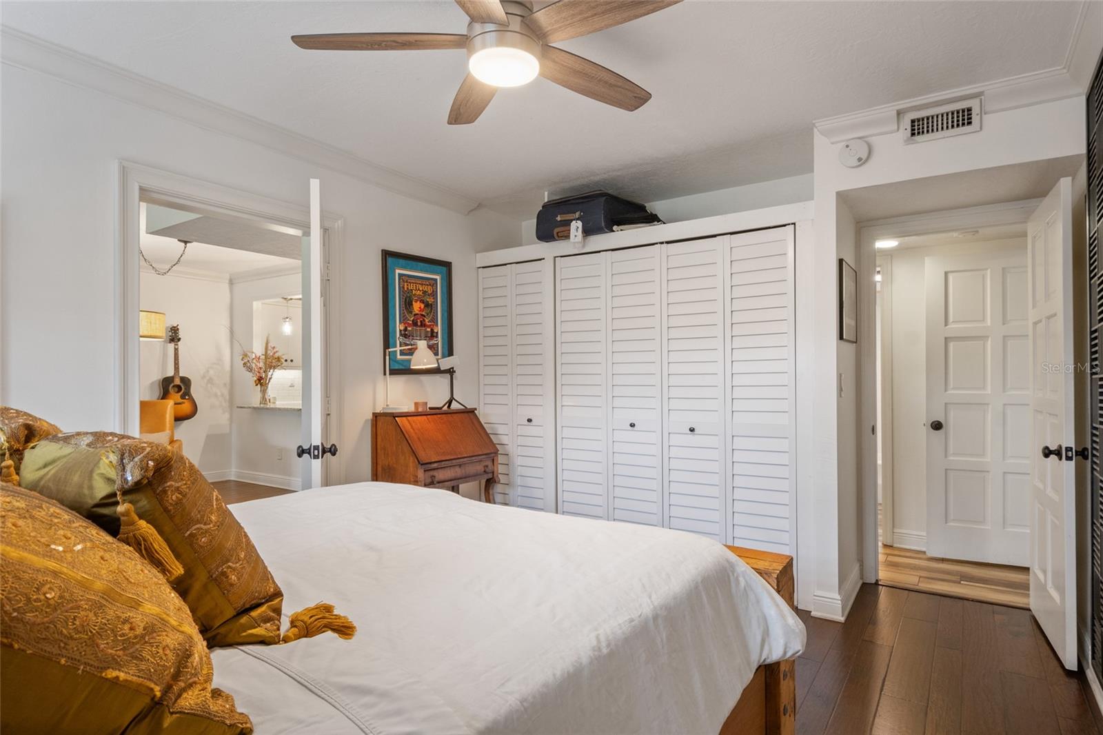 Image 31 of 39 For 104 Interlachen Avenue 114