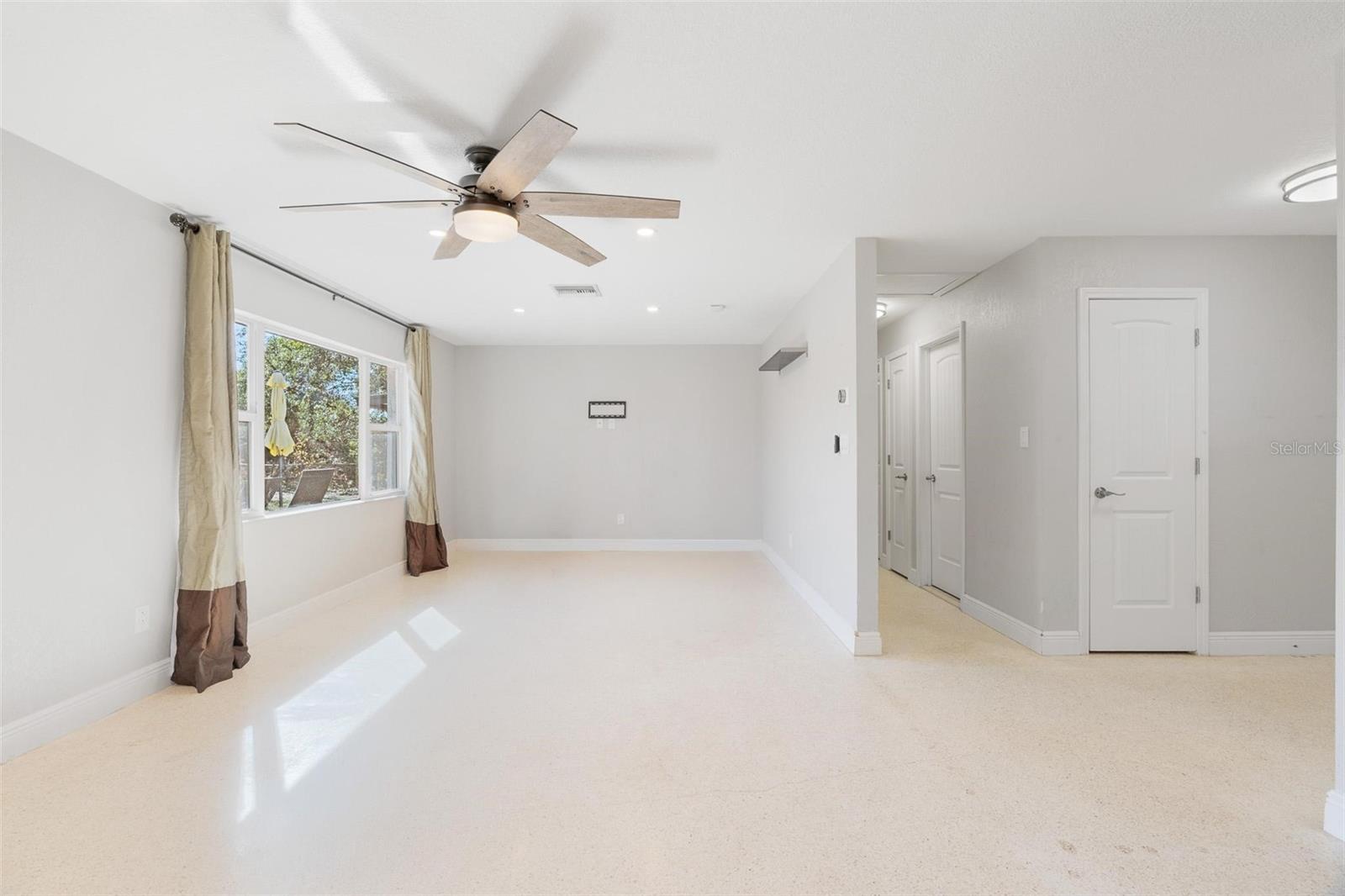 Image 12 of 27 For 611 Ensenada Drive