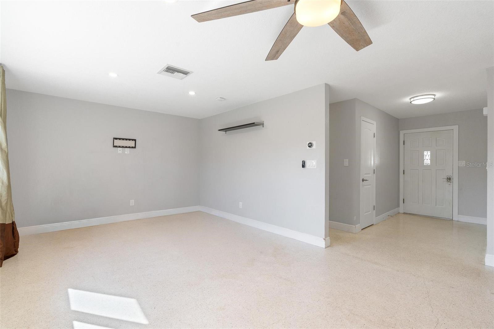 Image 6 of 27 For 611 Ensenada Drive