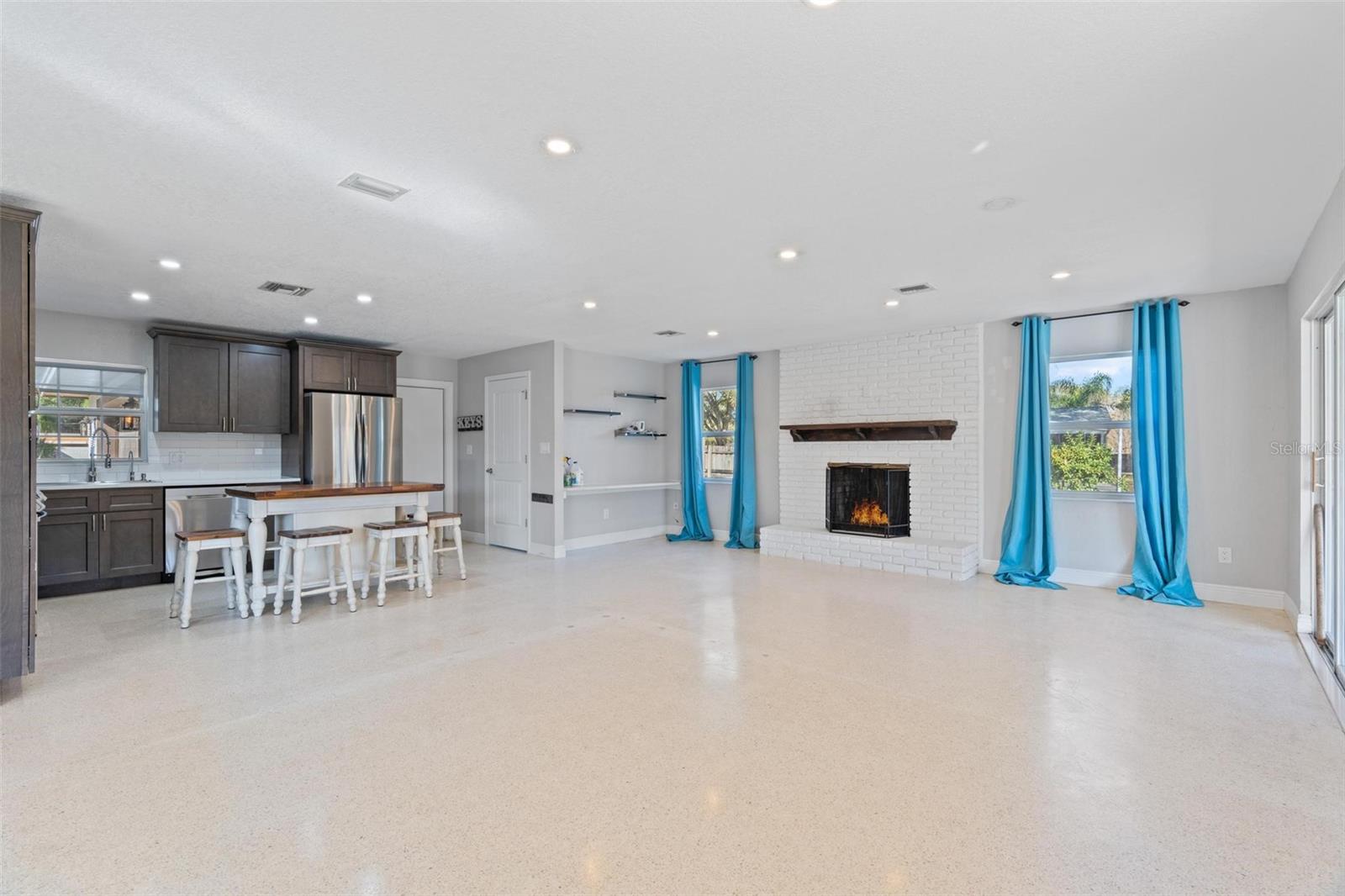 Image 8 of 27 For 611 Ensenada Drive