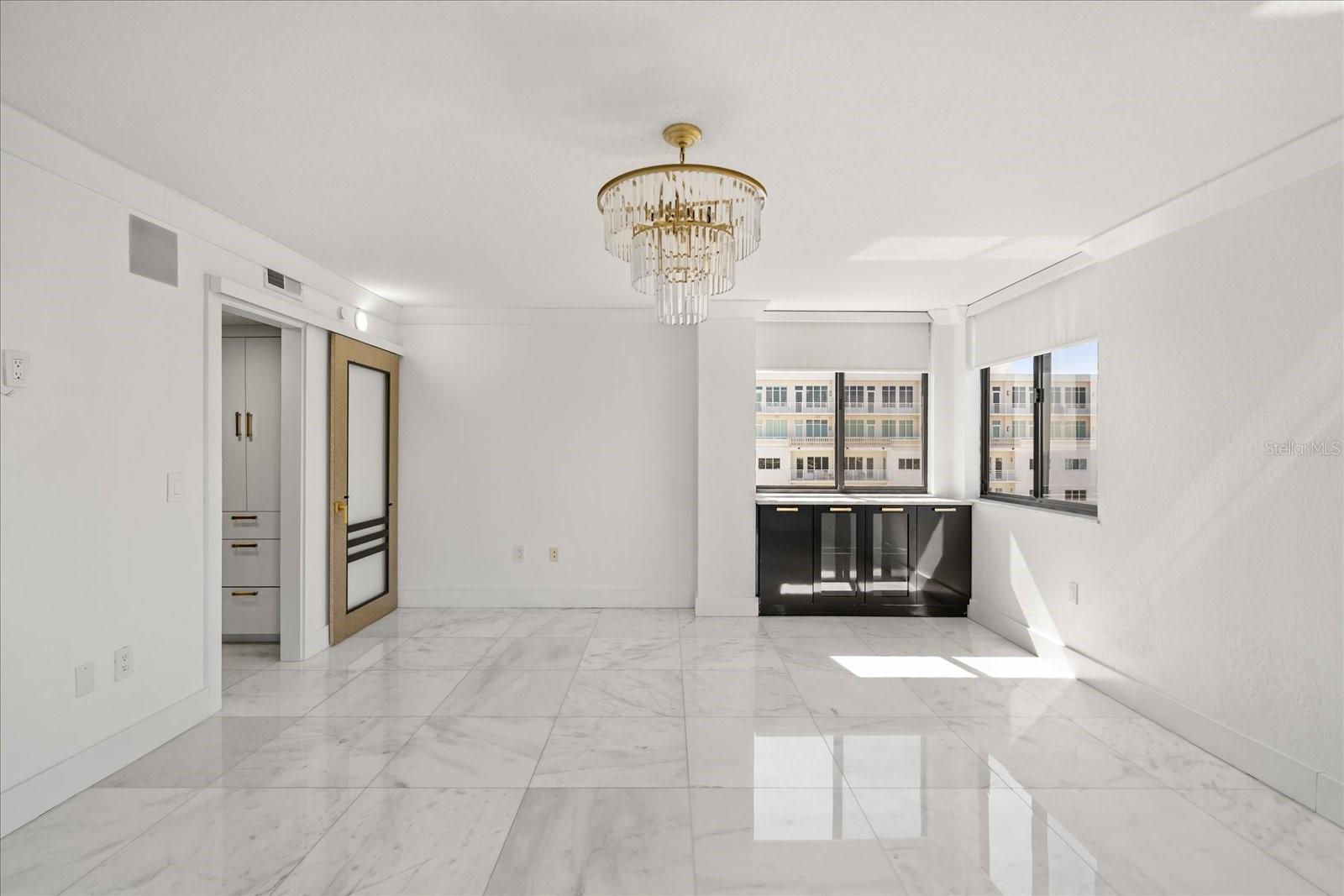 Image 10 of 56 For 530 Central Boulevard 1901