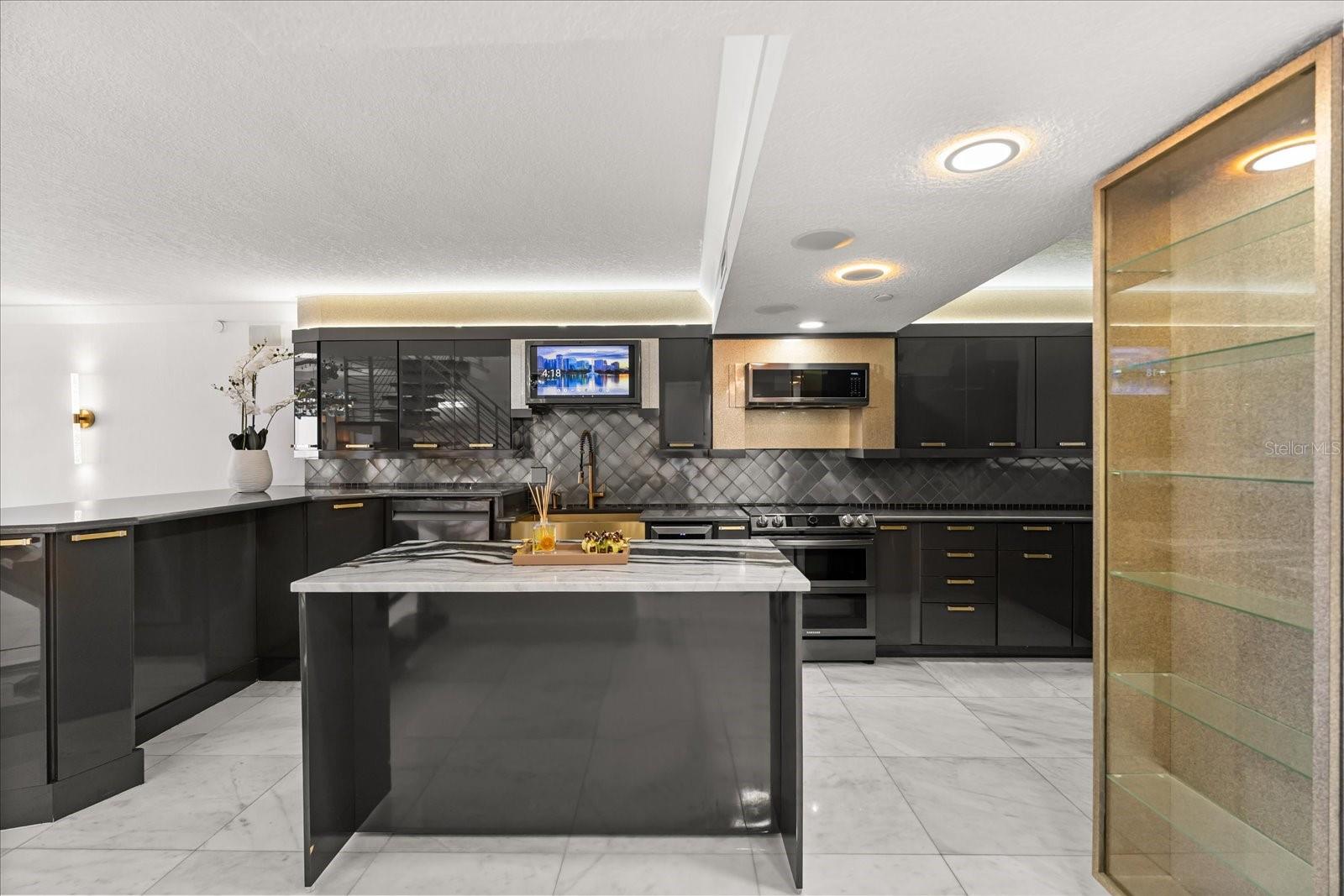 Image 16 of 56 For 530 Central Boulevard 1901