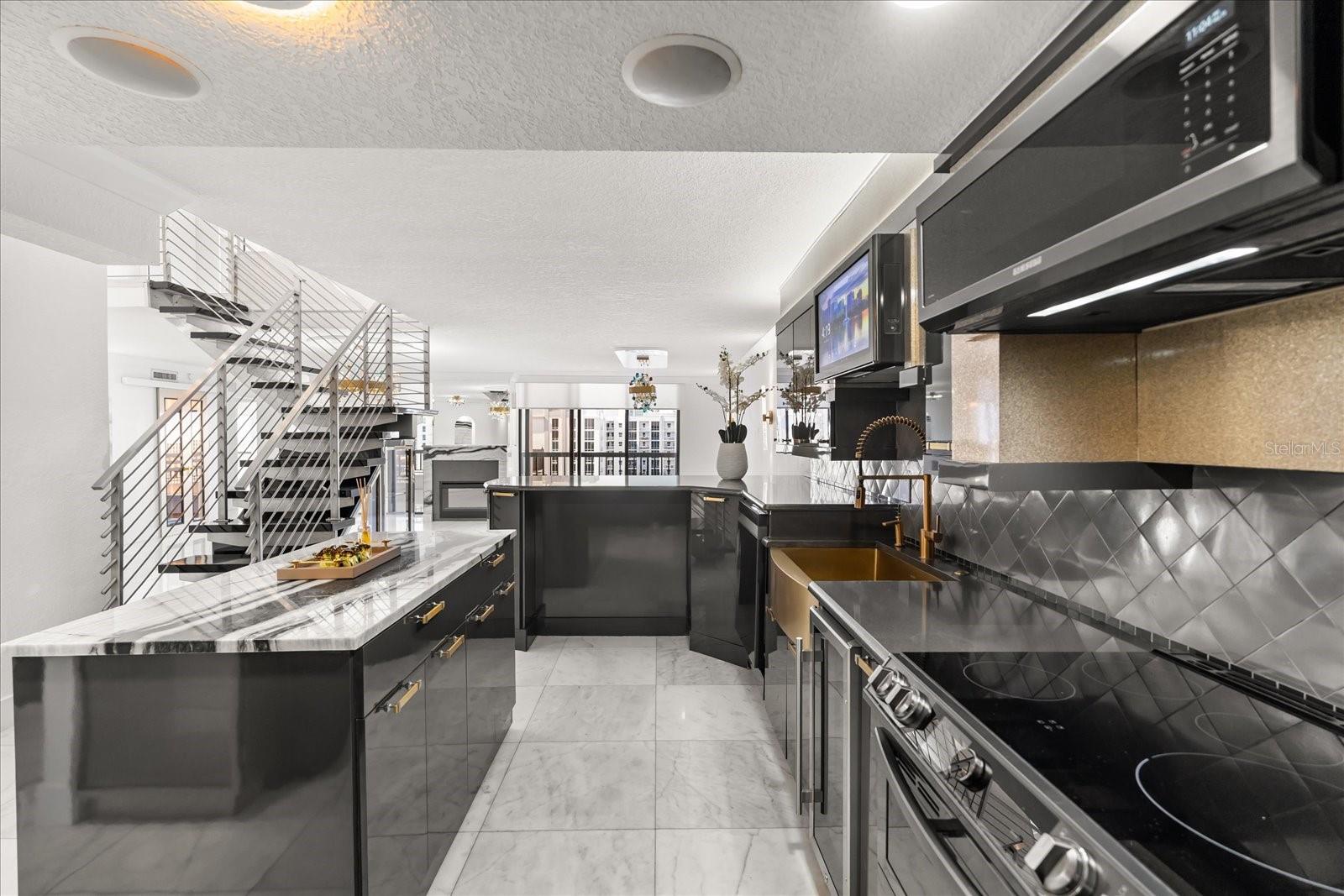 Image 17 of 56 For 530 Central Boulevard 1901