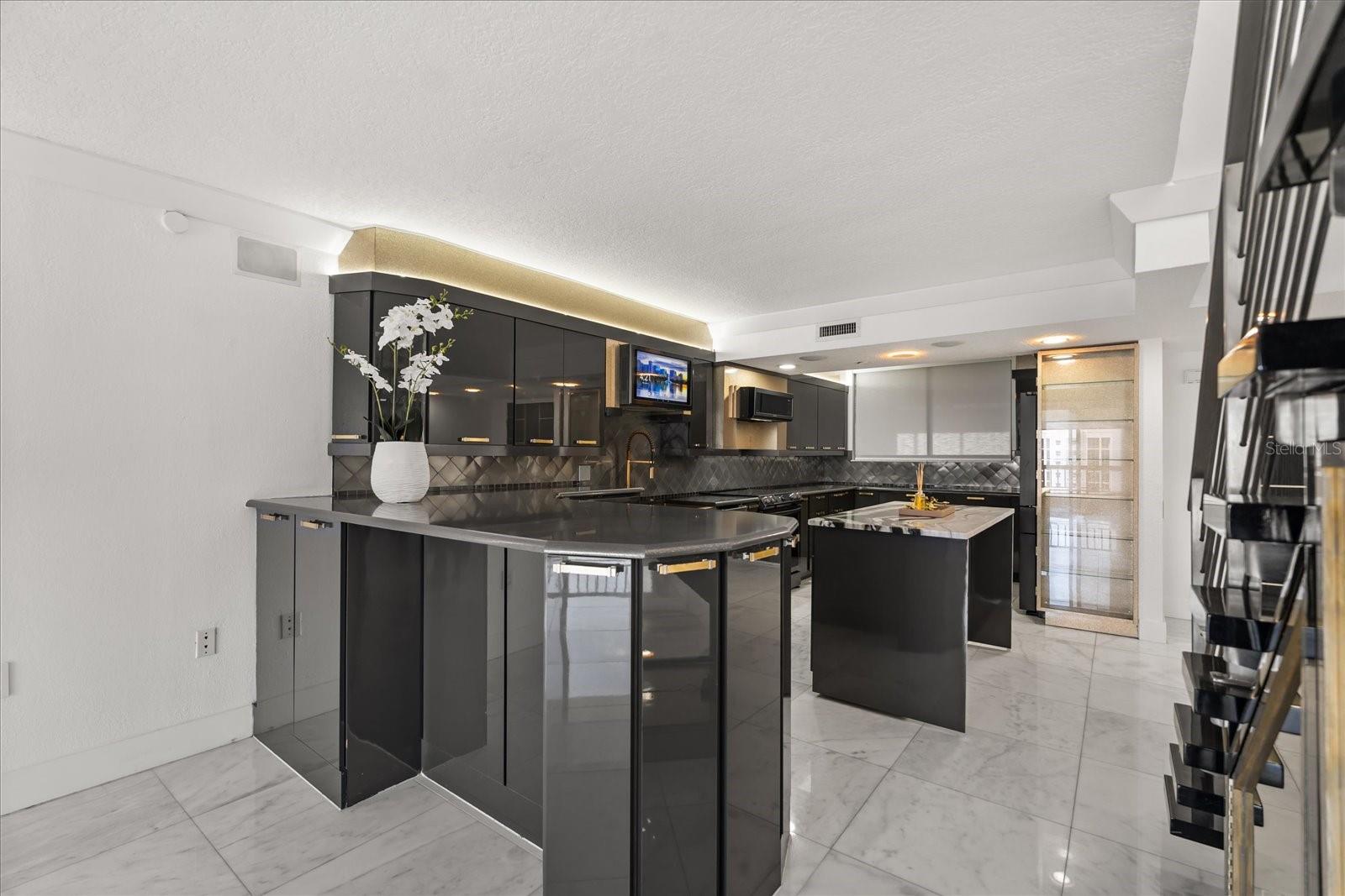 Image 19 of 56 For 530 Central Boulevard 1901