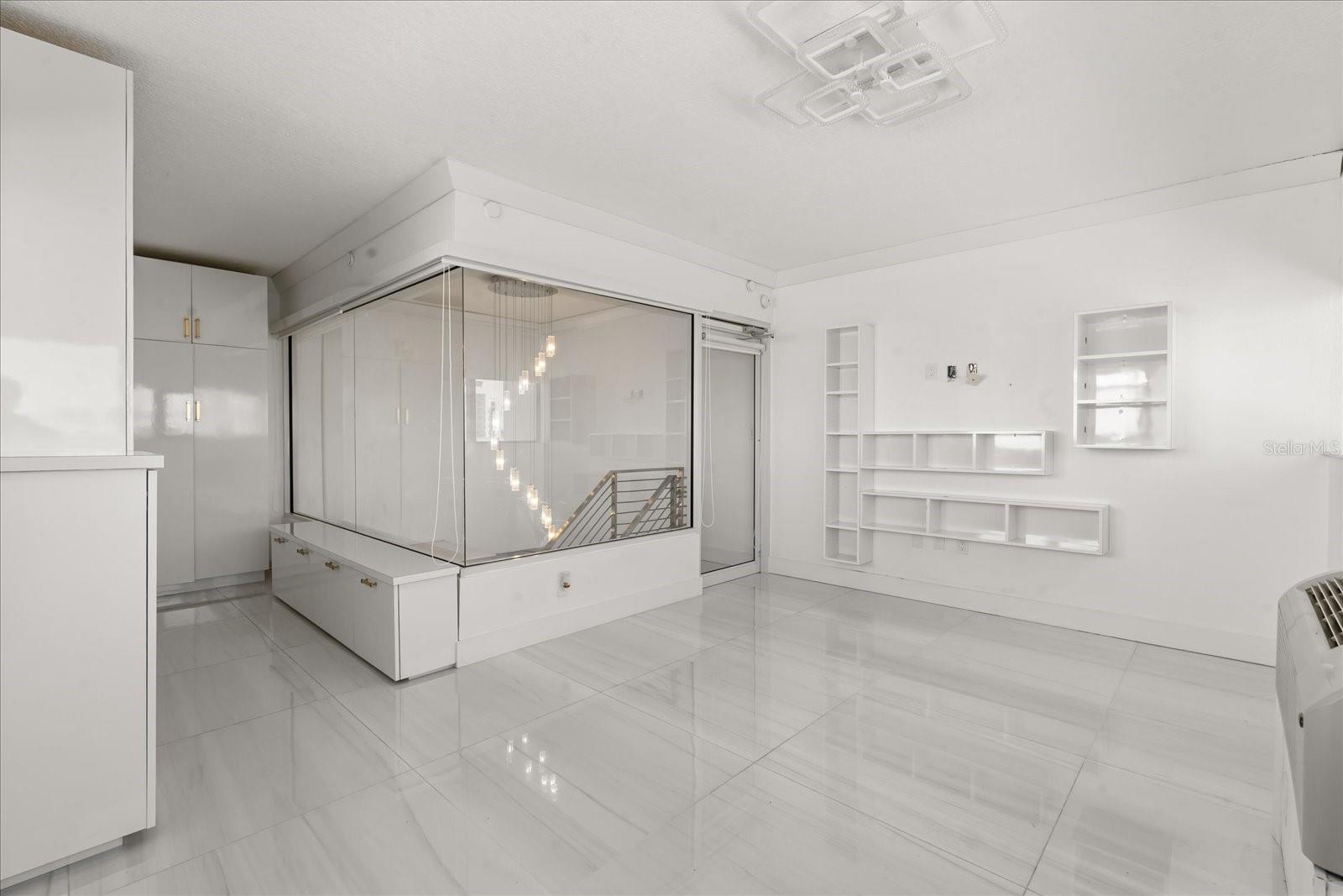 Image 24 of 56 For 530 Central Boulevard 1901