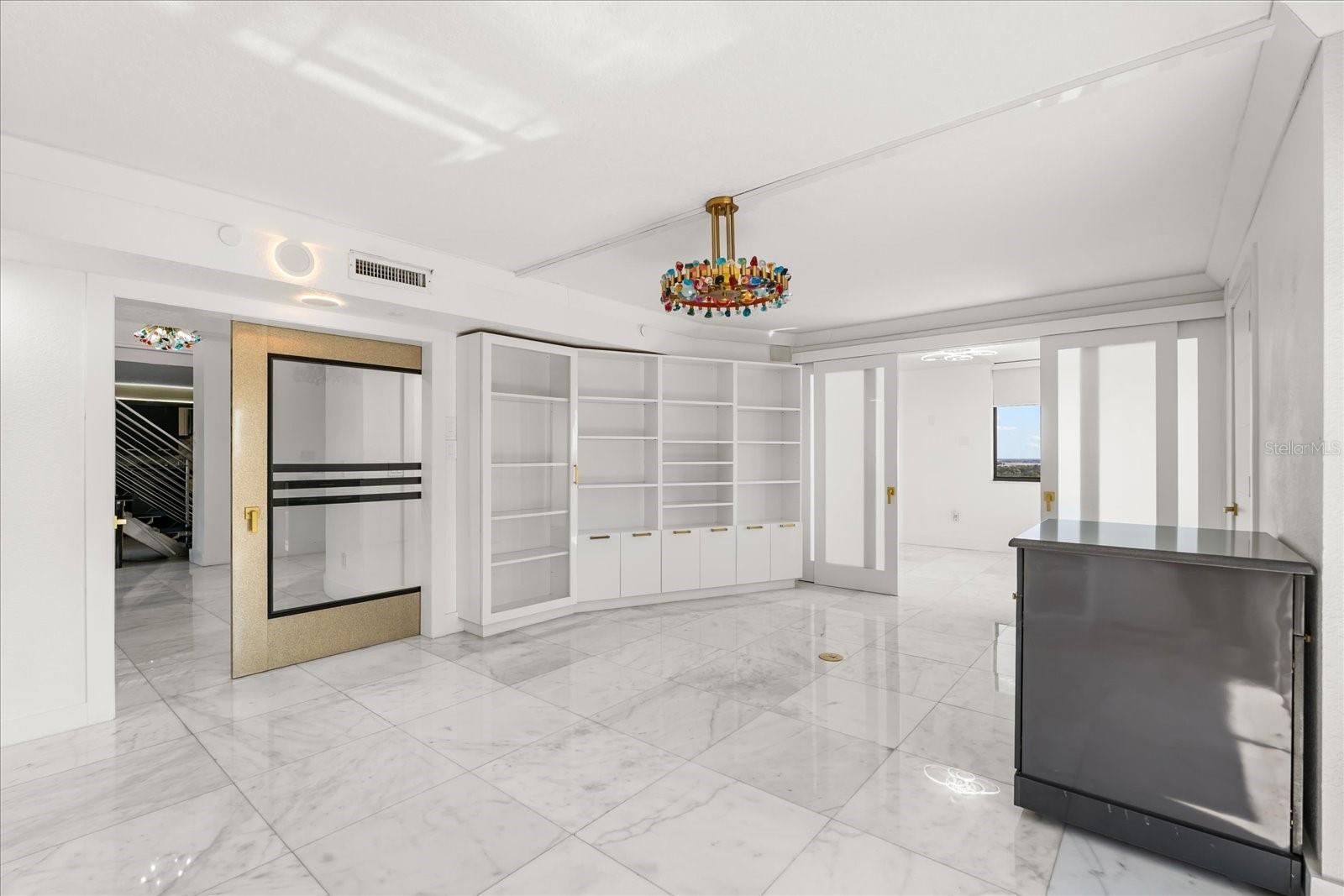 Image 30 of 56 For 530 Central Boulevard 1901