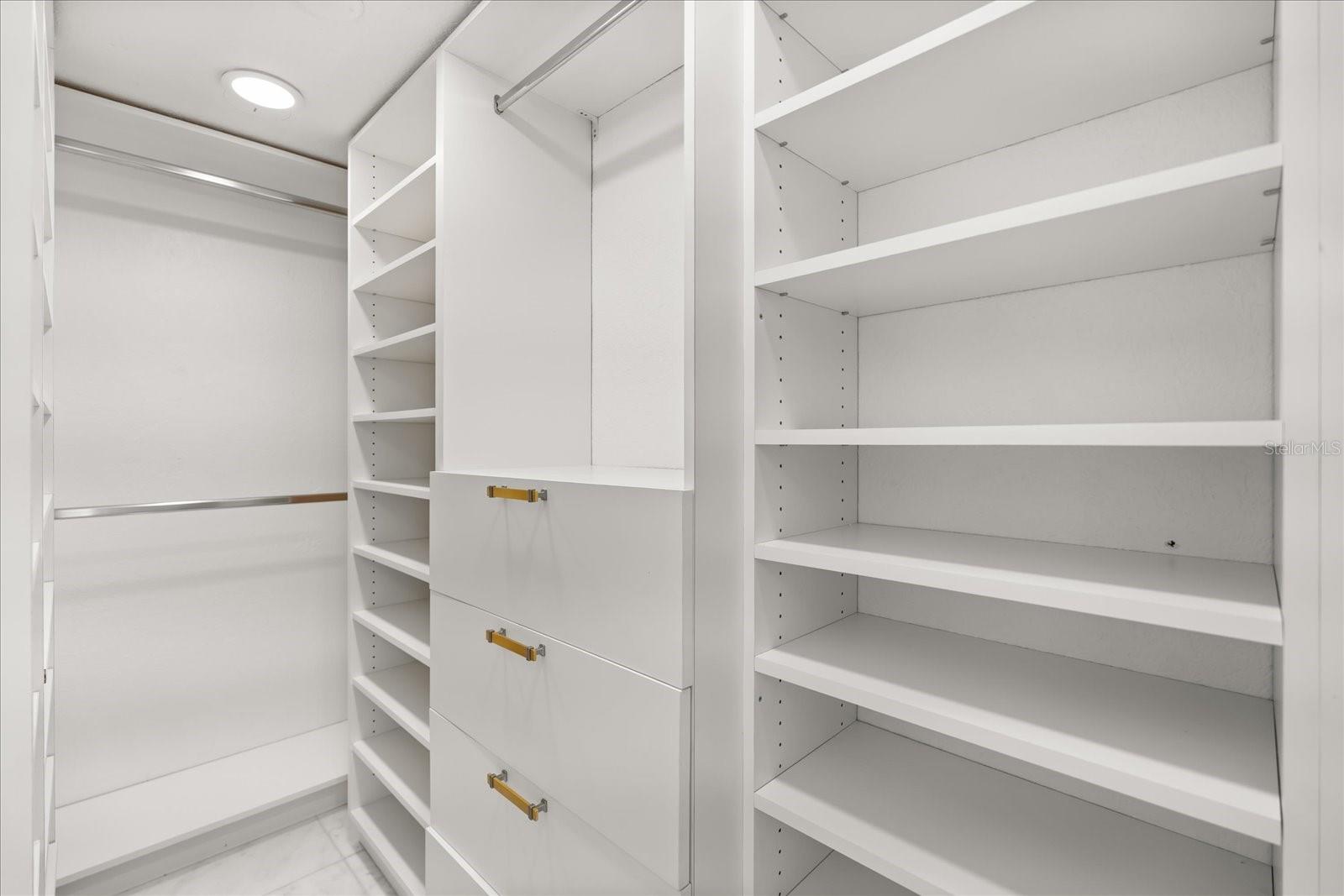 Image 32 of 56 For 530 Central Boulevard 1901