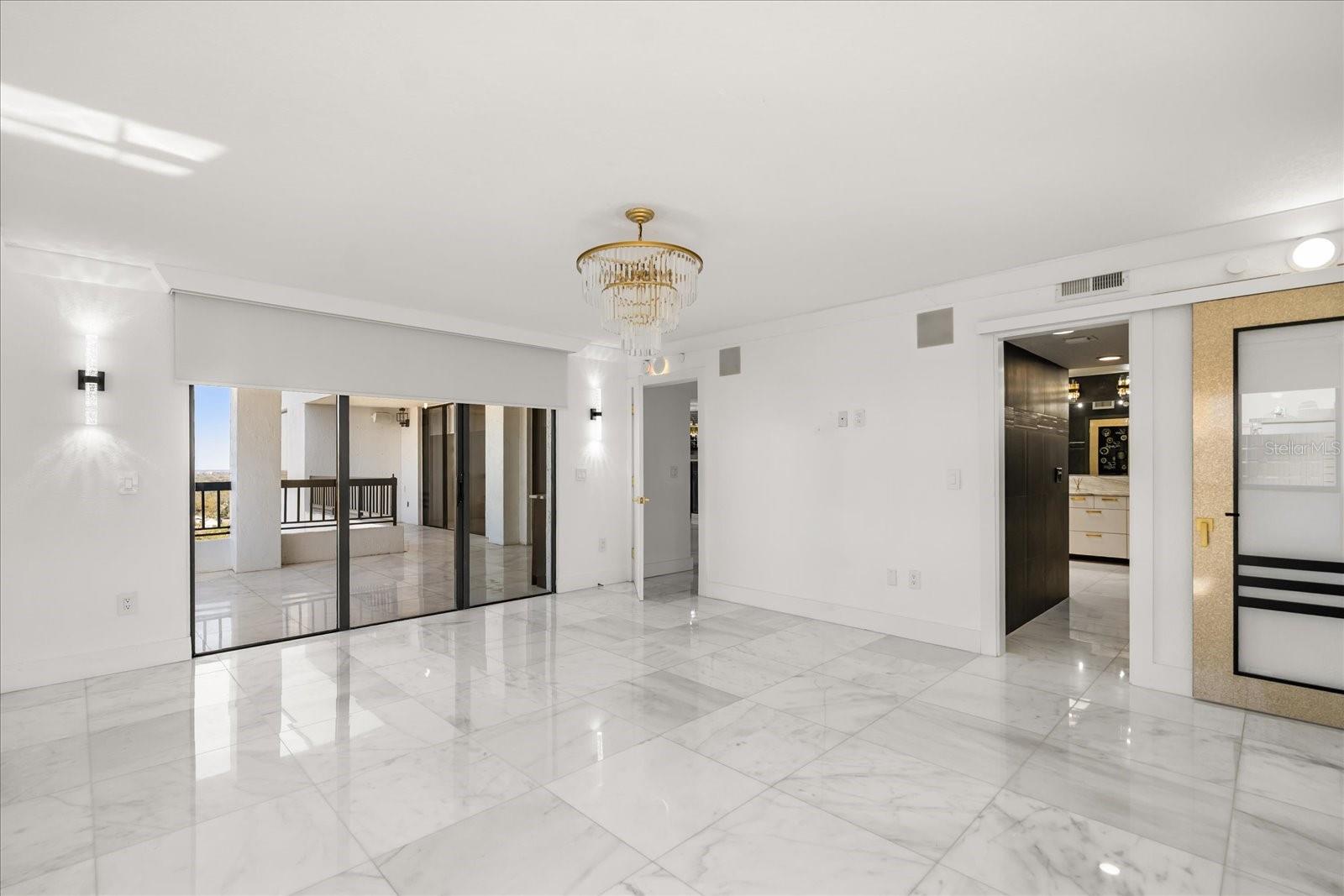 Image 9 of 56 For 530 Central Boulevard 1901