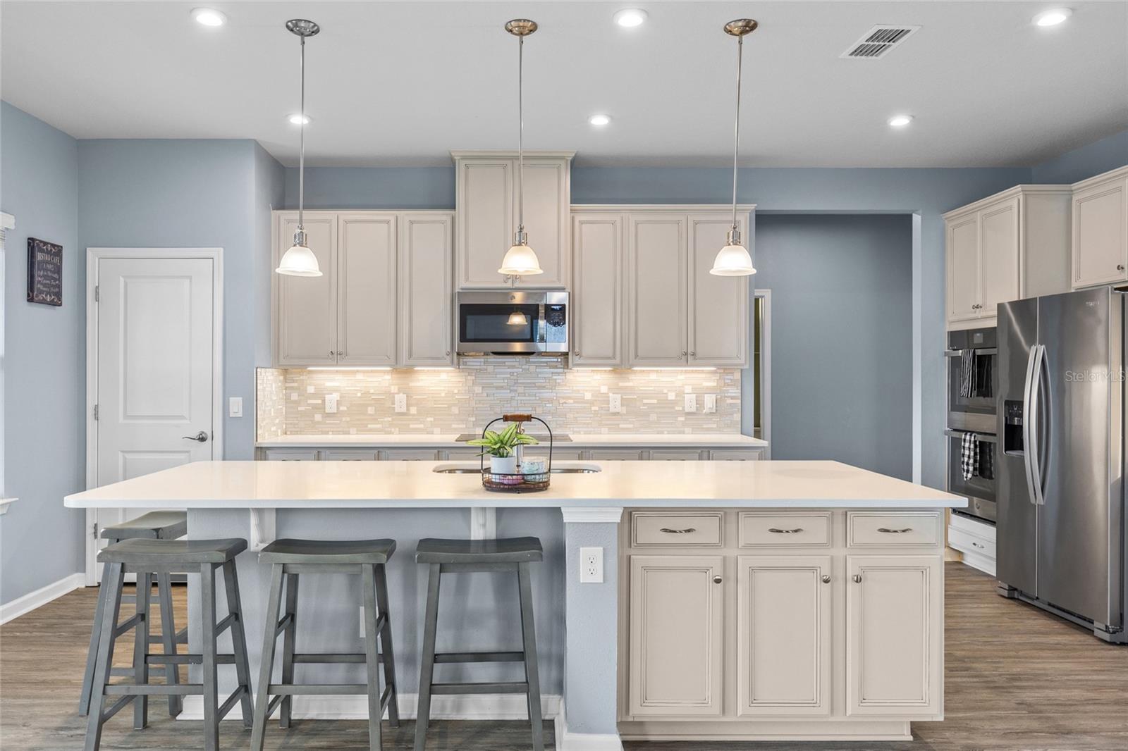 Listing photo id 11 for 2178 Tudor Rose Drive