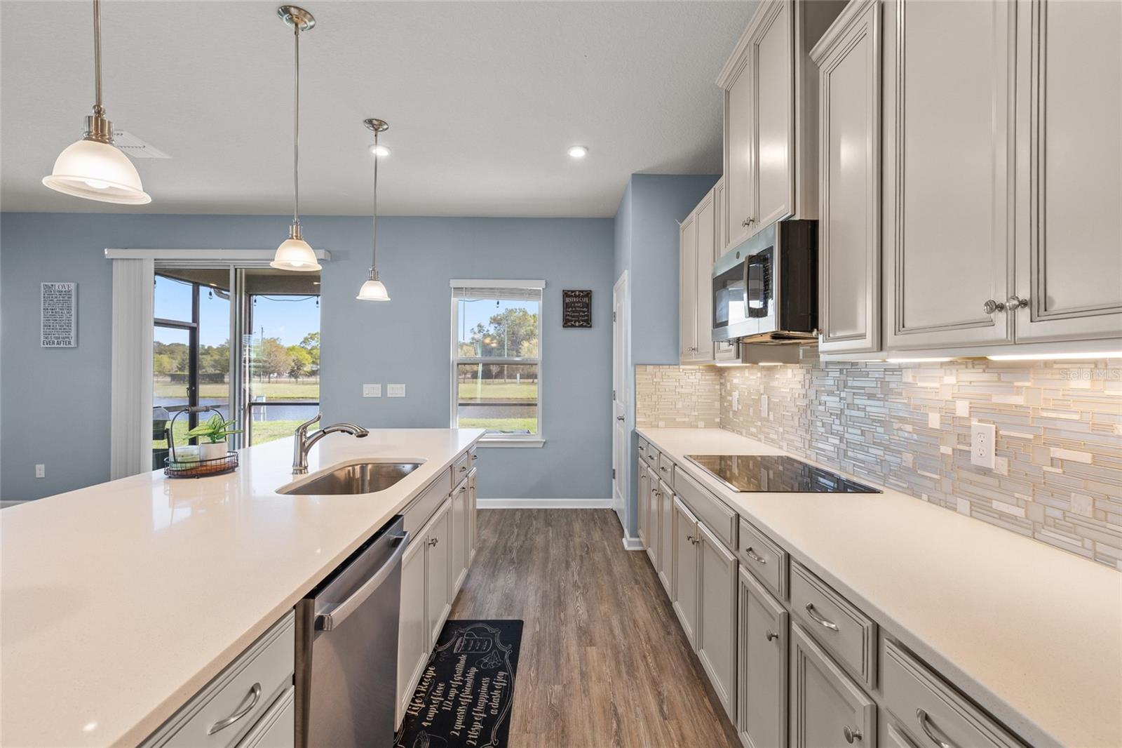 Listing photo id 14 for 2178 Tudor Rose Drive