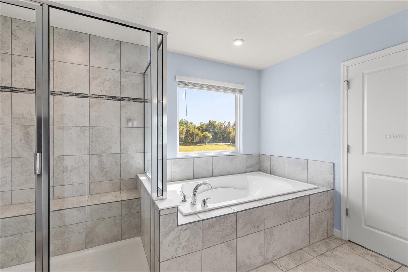 Listing photo id 29 for 2178 Tudor Rose Drive