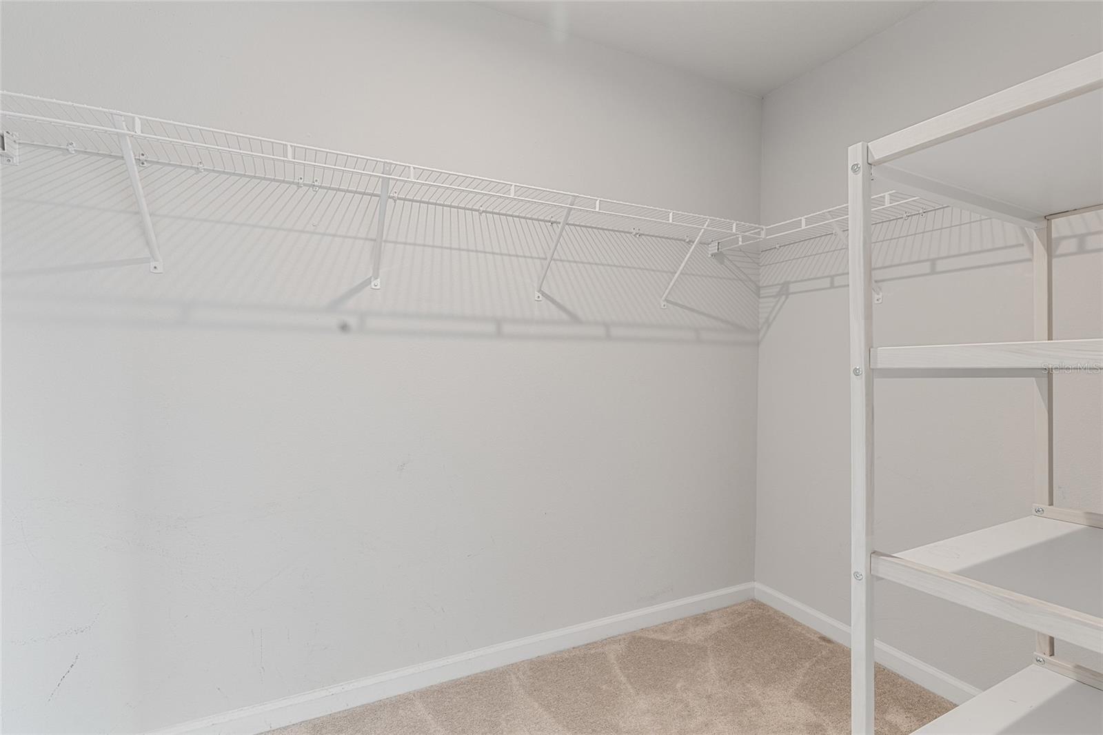 Listing photo id 33 for 2178 Tudor Rose Drive