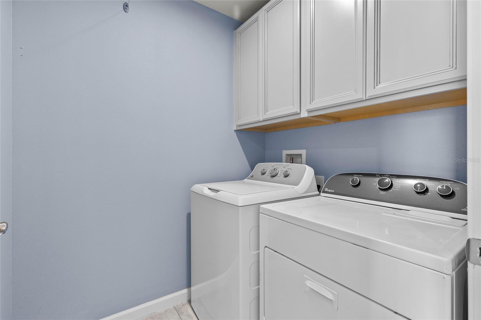 Listing photo id 34 for 2178 Tudor Rose Drive