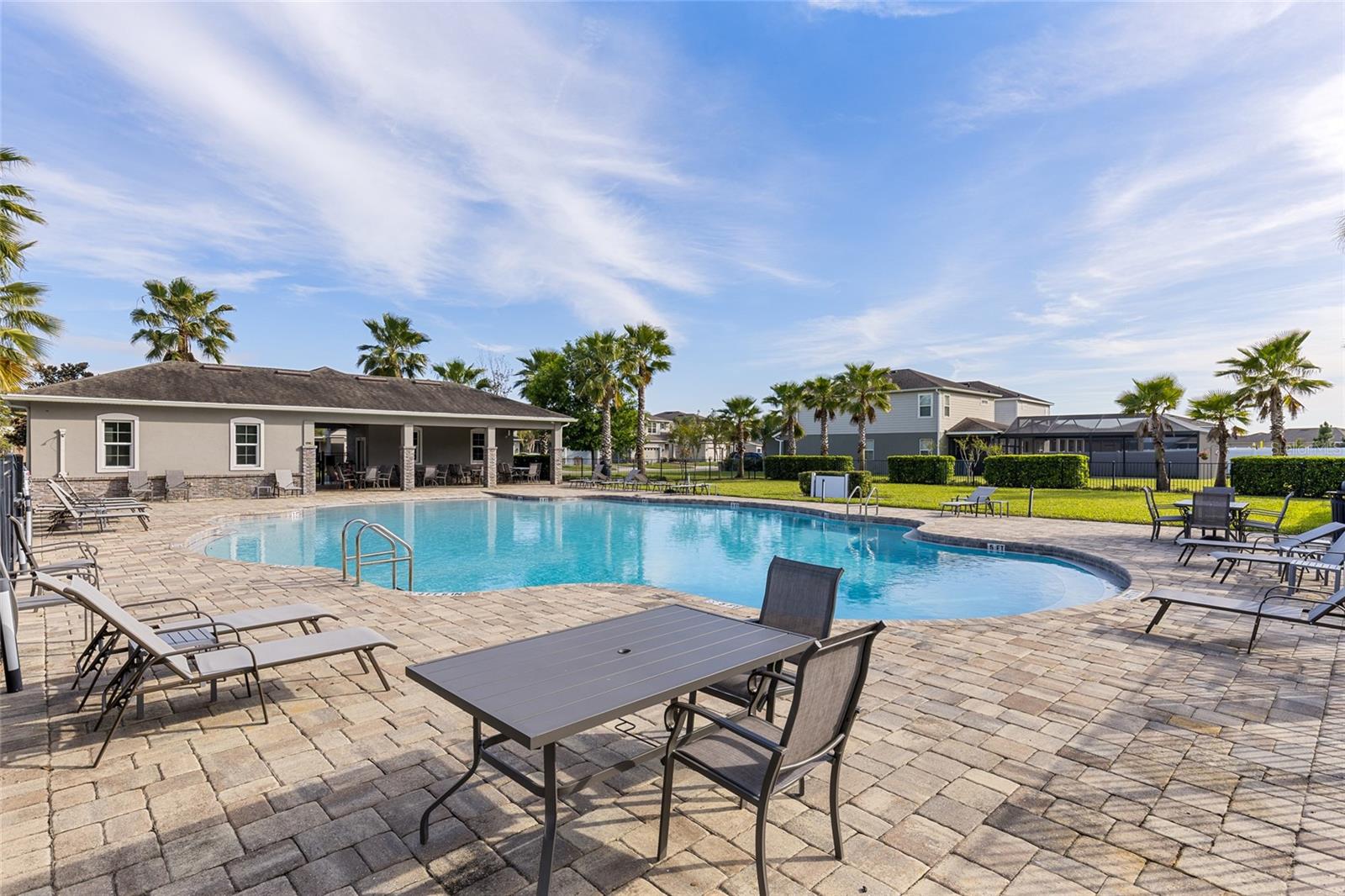 Listing photo id 40 for 2178 Tudor Rose Drive