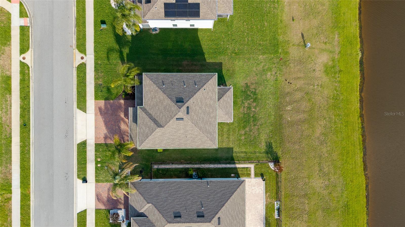 Listing photo id 47 for 2178 Tudor Rose Drive