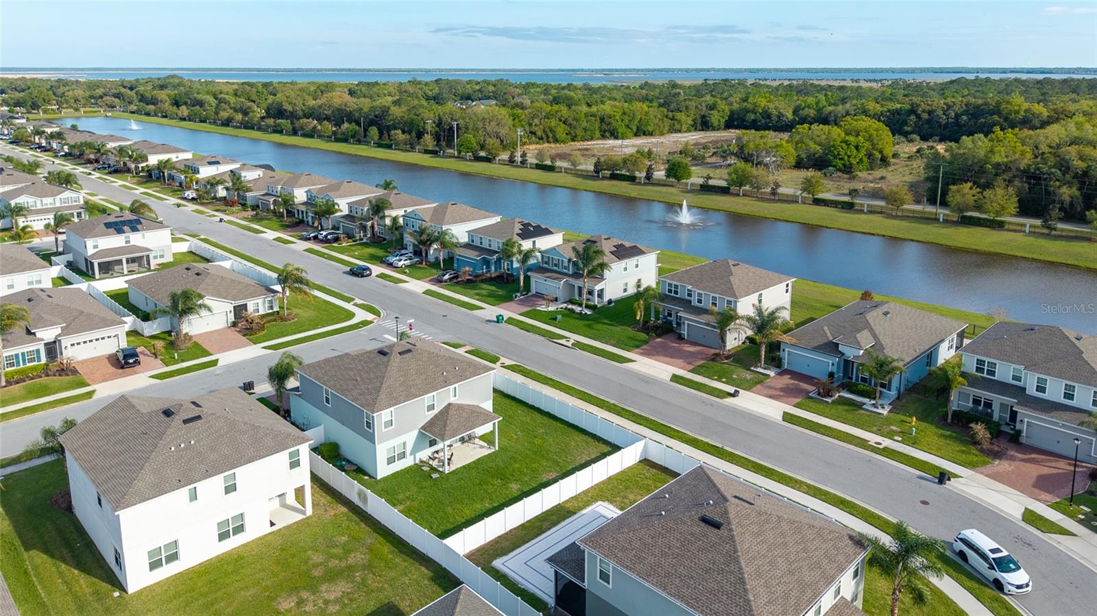 Listing photo id 51 for 2178 Tudor Rose Drive