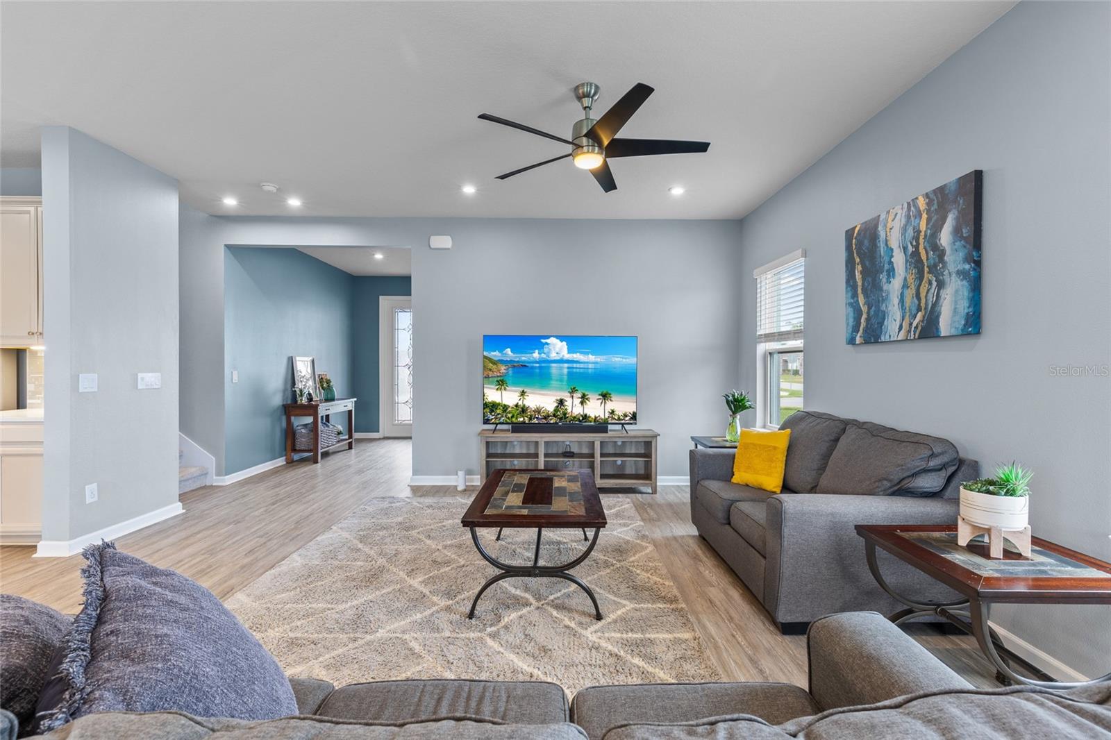 Listing photo id 7 for 2178 Tudor Rose Drive