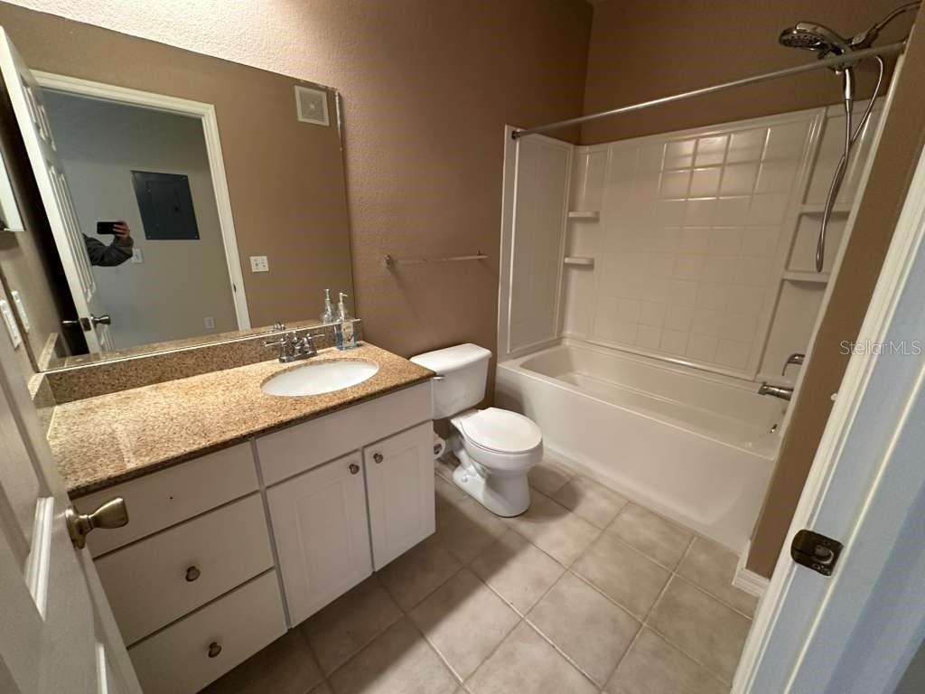 Image 15 of 30 For 225 Southern Pecan Circle 208