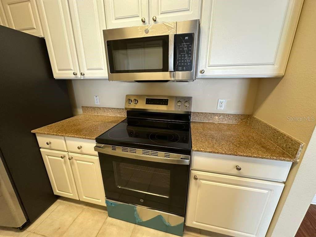 Image 19 of 30 For 225 Southern Pecan Circle 208