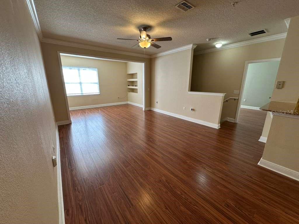 Image 5 of 30 For 225 Southern Pecan Circle 208