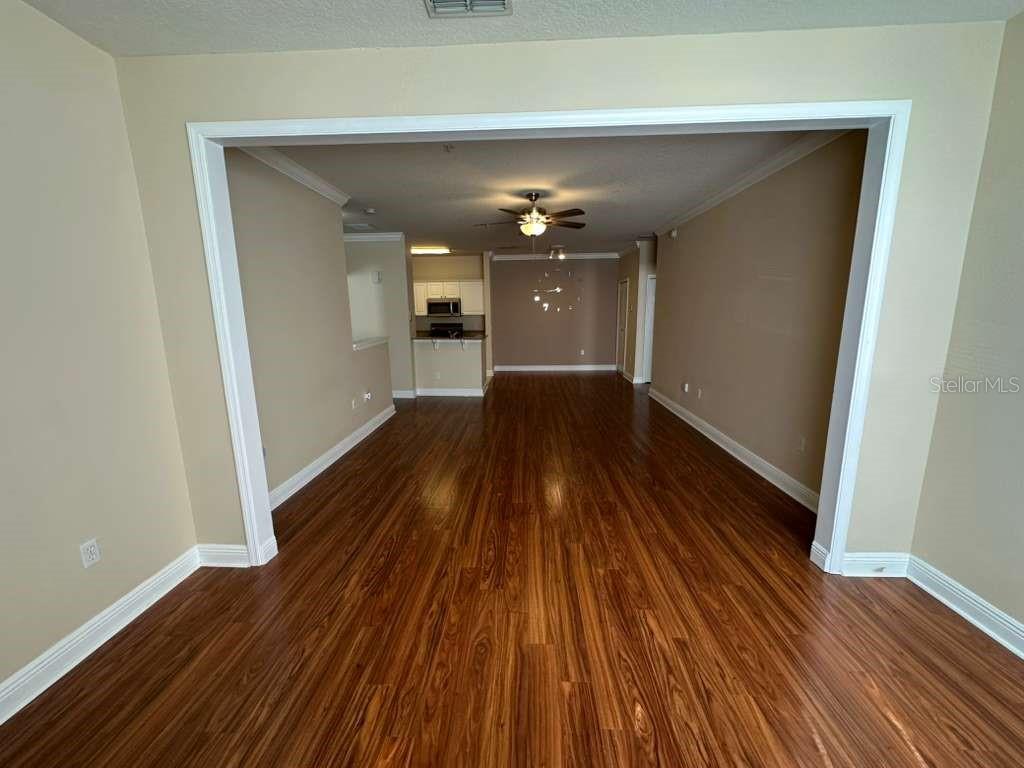 Image 8 of 30 For 225 Southern Pecan Circle 208