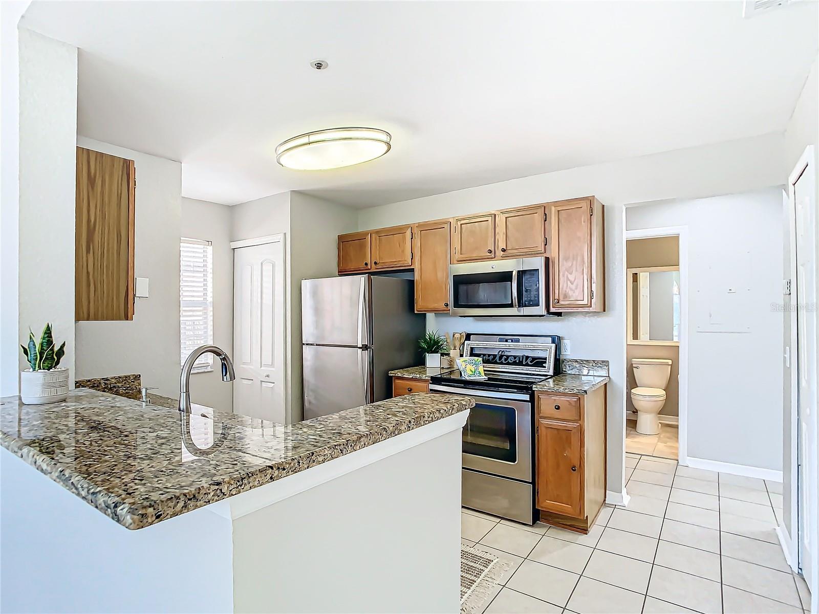 Image 11 of 53 For 665 Youngstown Parkway 262