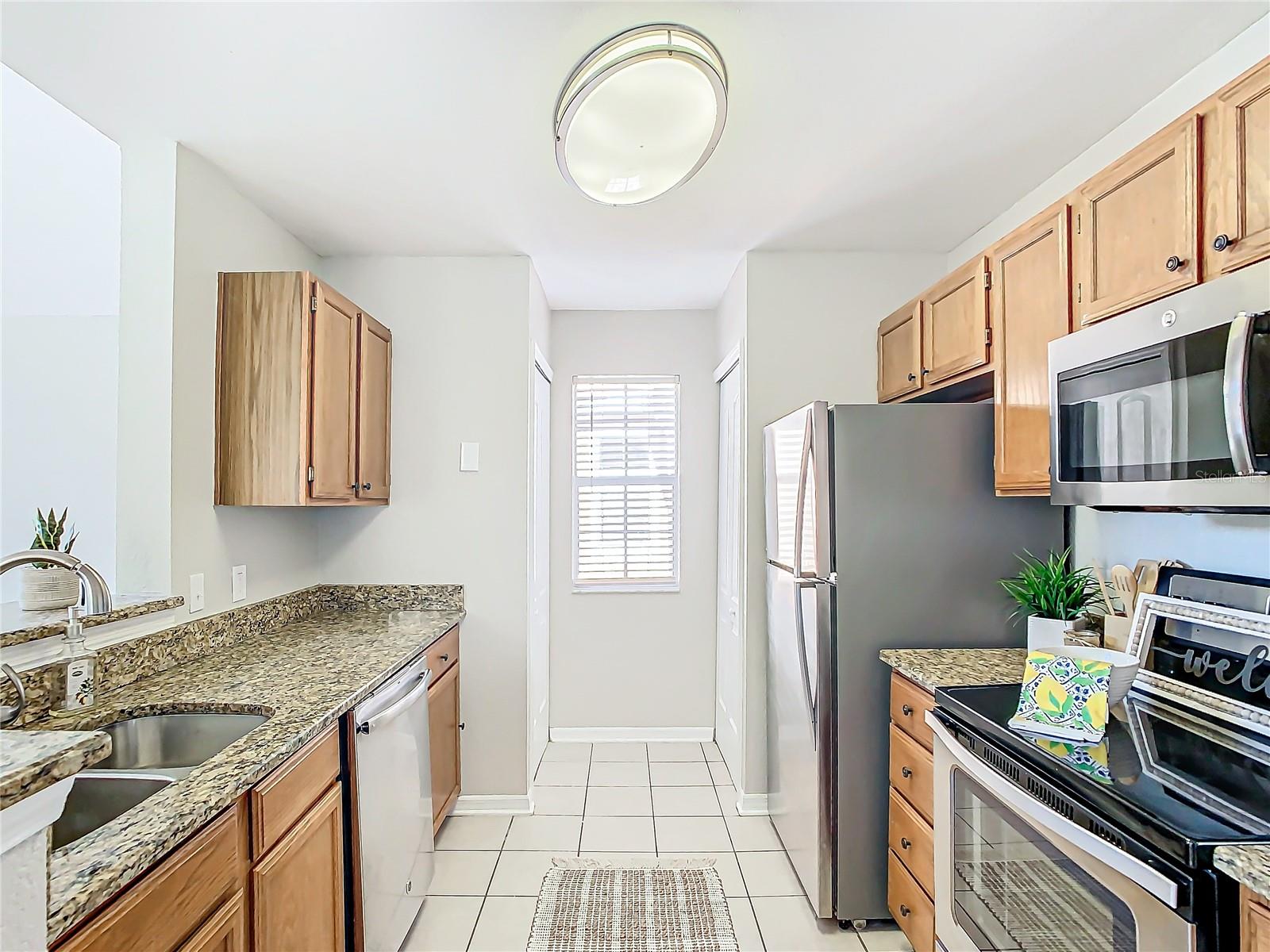 Image 13 of 53 For 665 Youngstown Parkway 262