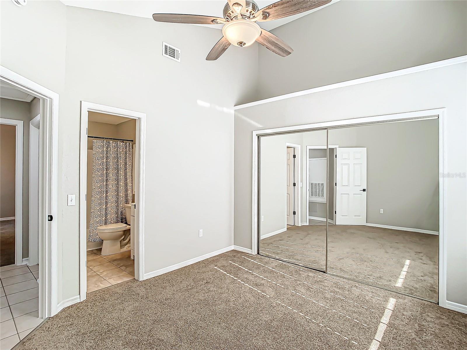 Image 24 of 53 For 665 Youngstown Parkway 262