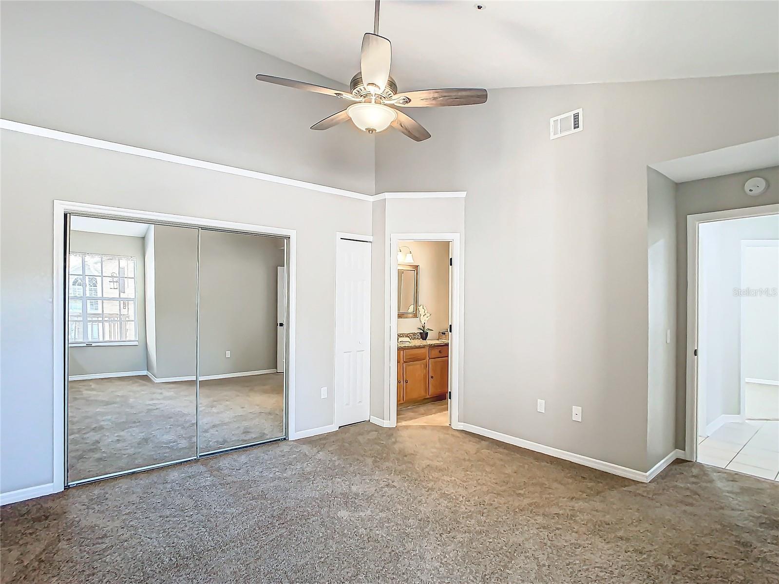 Image 31 of 53 For 665 Youngstown Parkway 262