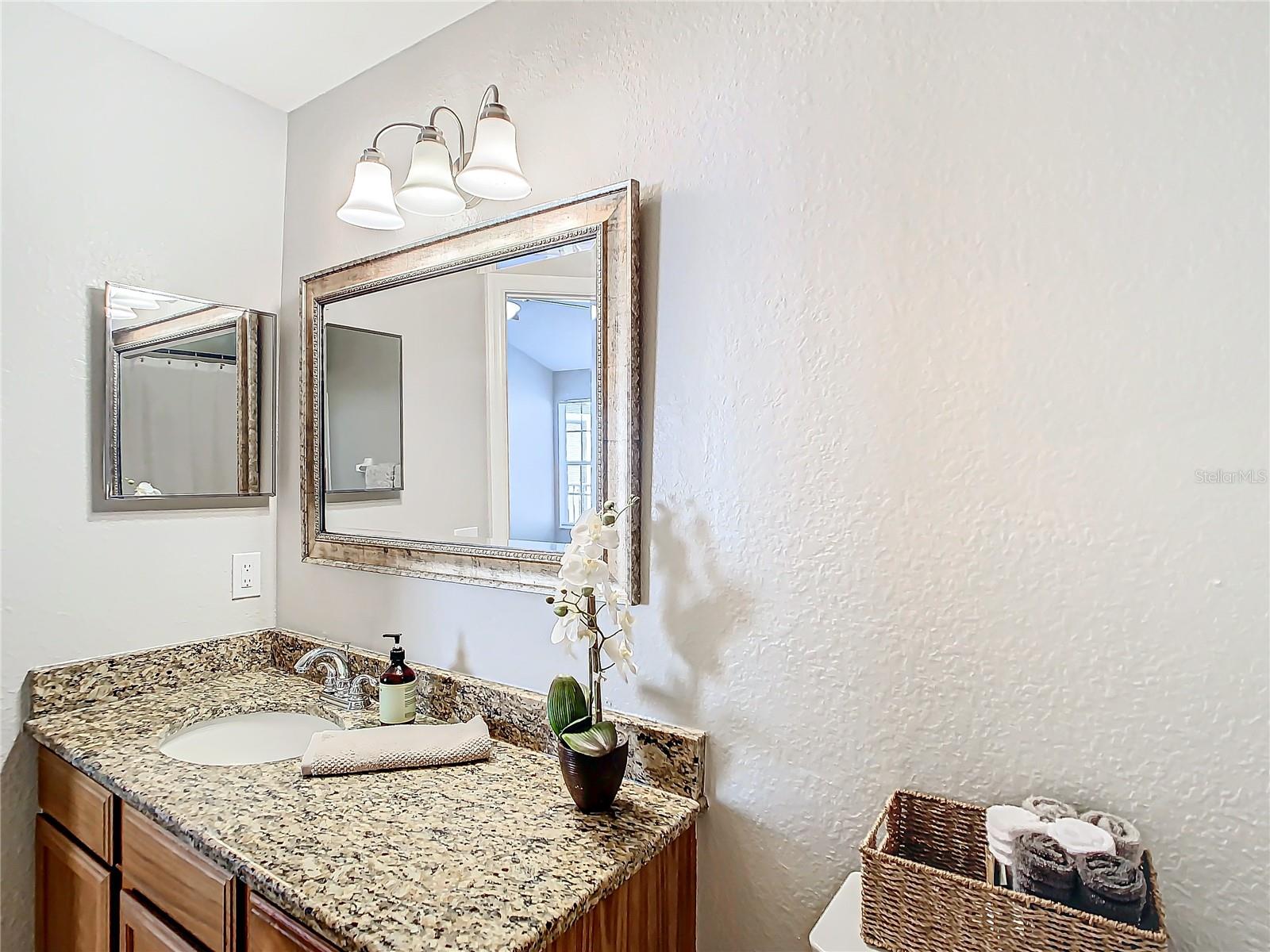 Image 33 of 53 For 665 Youngstown Parkway 262