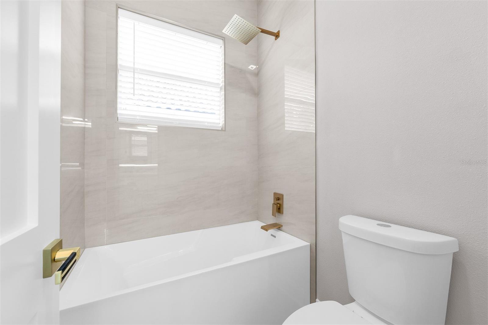 Image 32 of 57 For 14631 Heathermere Lane