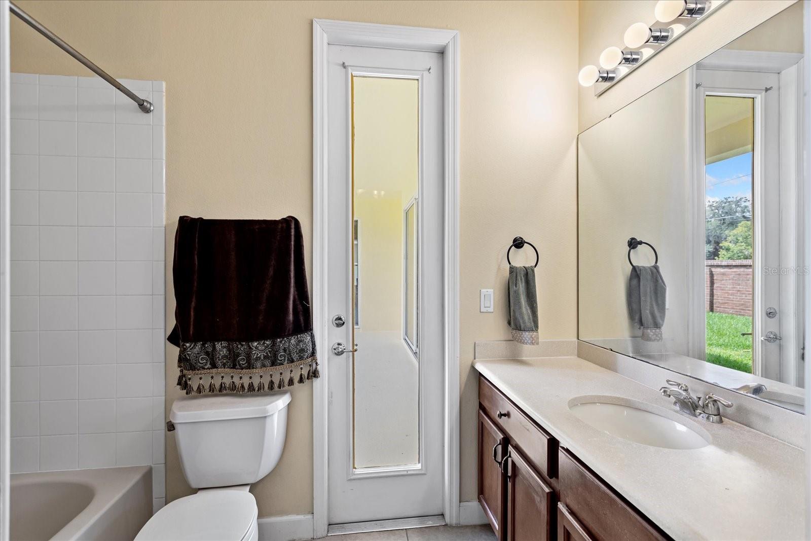 Image 25 of 38 For 4743 Legacy Oaks Drive