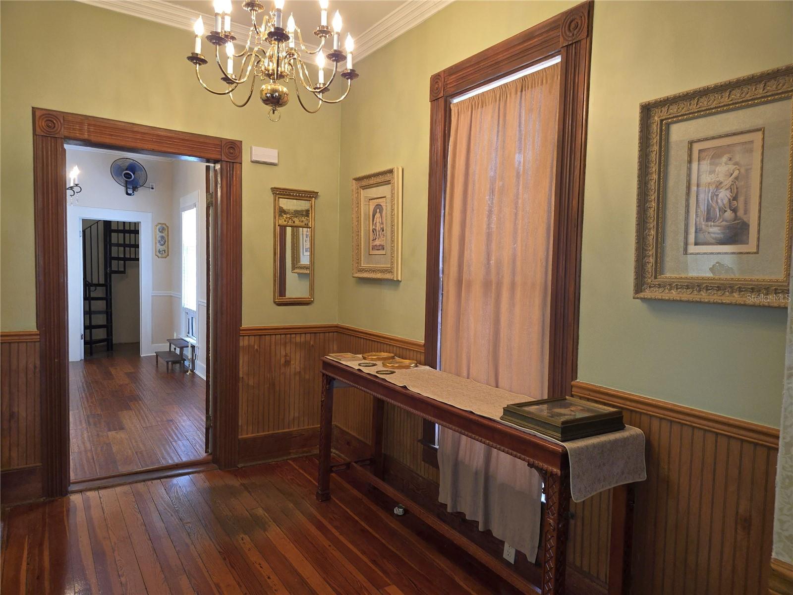 Image 18 of 82 For 720 3rd Street