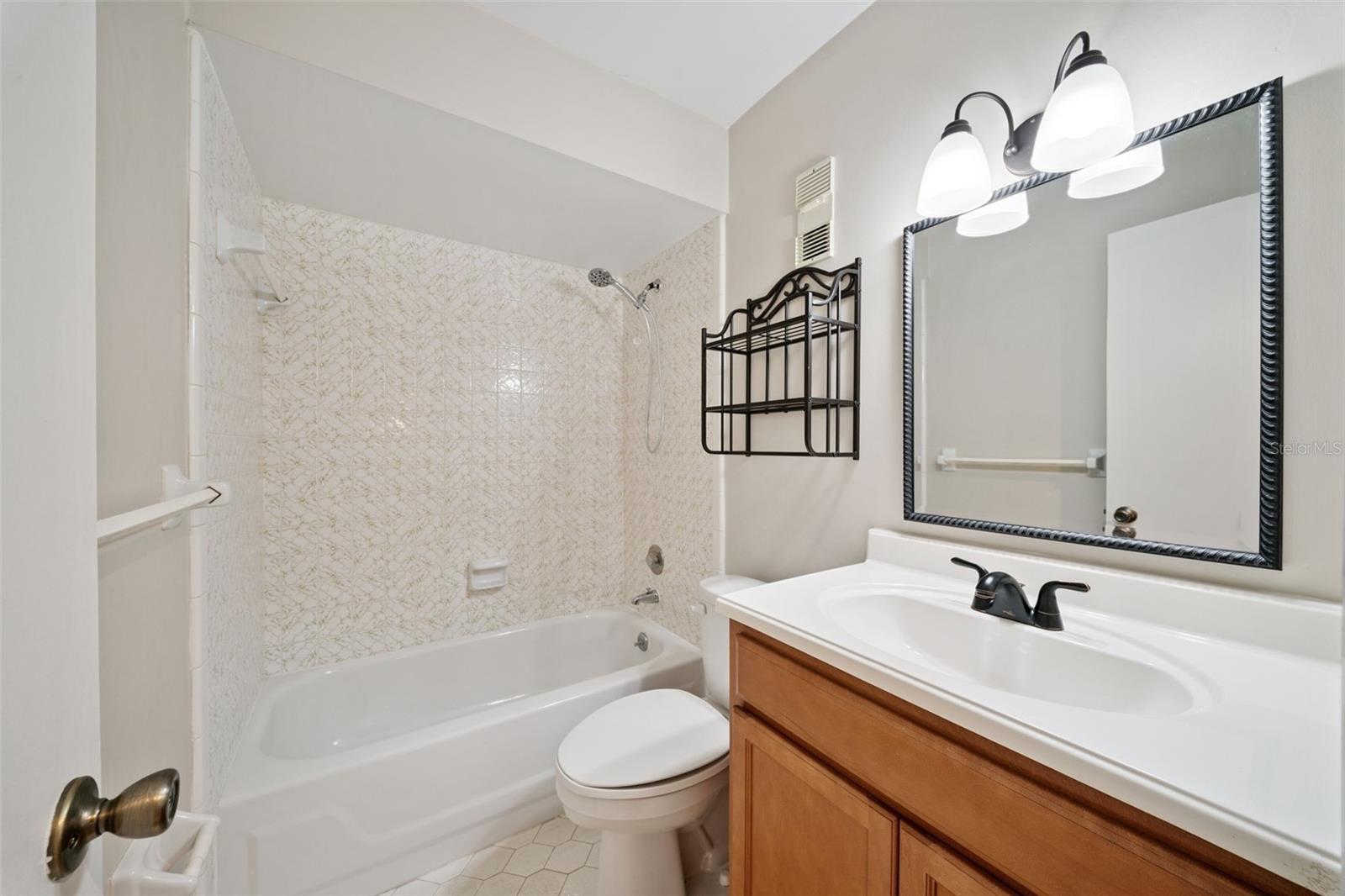 Image 16 of 21 For 404 Orlando Avenue 1b